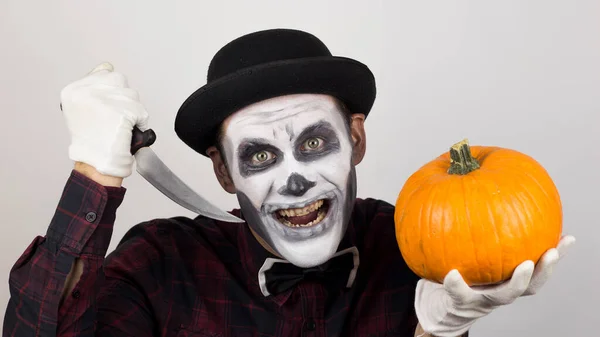 Horrible Man Clown Make Holds Pumpkin Symbol Halloween Scary Clown — Stock Photo, Image