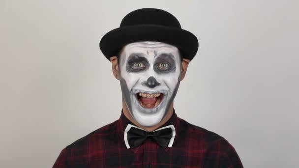 Horrible Man Clown Makeup Says You Dead Makes Gesture Cut — Stock Video