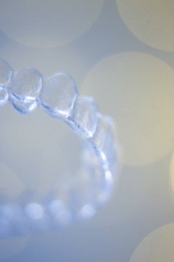 Kozmetik güzellik Diş Hekimliği Diş Bakımı diş düzeltmek için diş aligner görünmez diş hekimi diş teli ayraç.