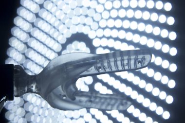 Köşeli ayraç diş aligner elektrik ortodontik düzleştirici Hızlandırıcı aygıt.