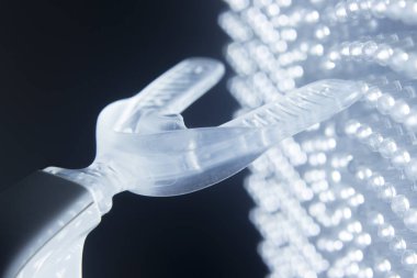 Köşeli ayraç diş aligner elektrik ortodontik düzleştirici Hızlandırıcı aygıt.