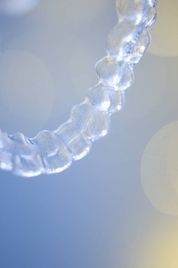 Kozmetik güzellik Diş Hekimliği Diş Bakımı diş düzeltmek için diş aligner görünmez diş hekimi diş teli ayraç.