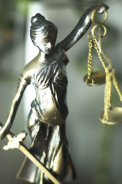 Юридическая Фирма Бронзовая Статуя Богини Весами Справедливости Адвокатской Конторе — стоковое фото