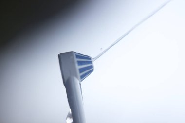 Diş su sprey interdental hijyen için temizleyici.