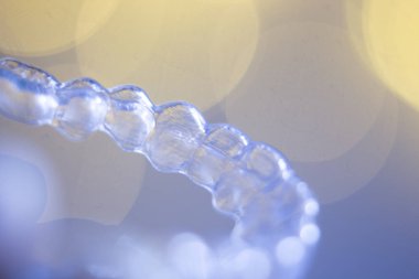 Kozmetik güzellik Diş Hekimliği Diş Bakımı diş düzeltmek için diş aligner görünmez diş hekimi diş teli ayraç.