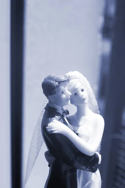 Mariage Couple Gâteau Mariage Figurines Plastique Avec Costume Soirée Smoking — Photo