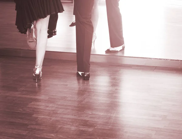 Ζευγάρι Χορού Από Χορευτές Και Δάσκαλοι Στο Σχολείο Στούντιο Χορού — Φωτογραφία Αρχείου