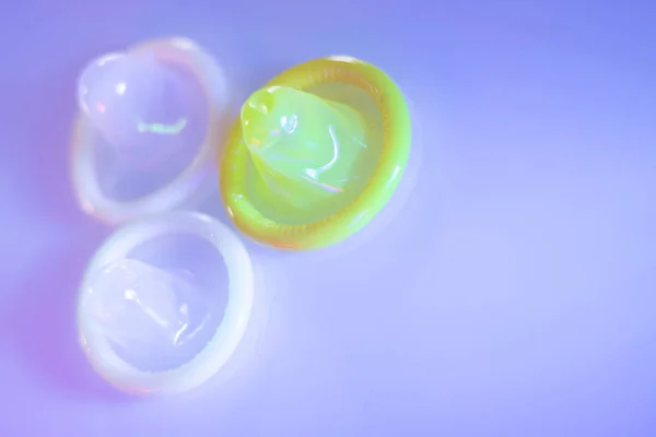 Gummi Latex Kondom Hane Preventivmedel För Säker Sjukdom Och Graviditet — Stockfoto