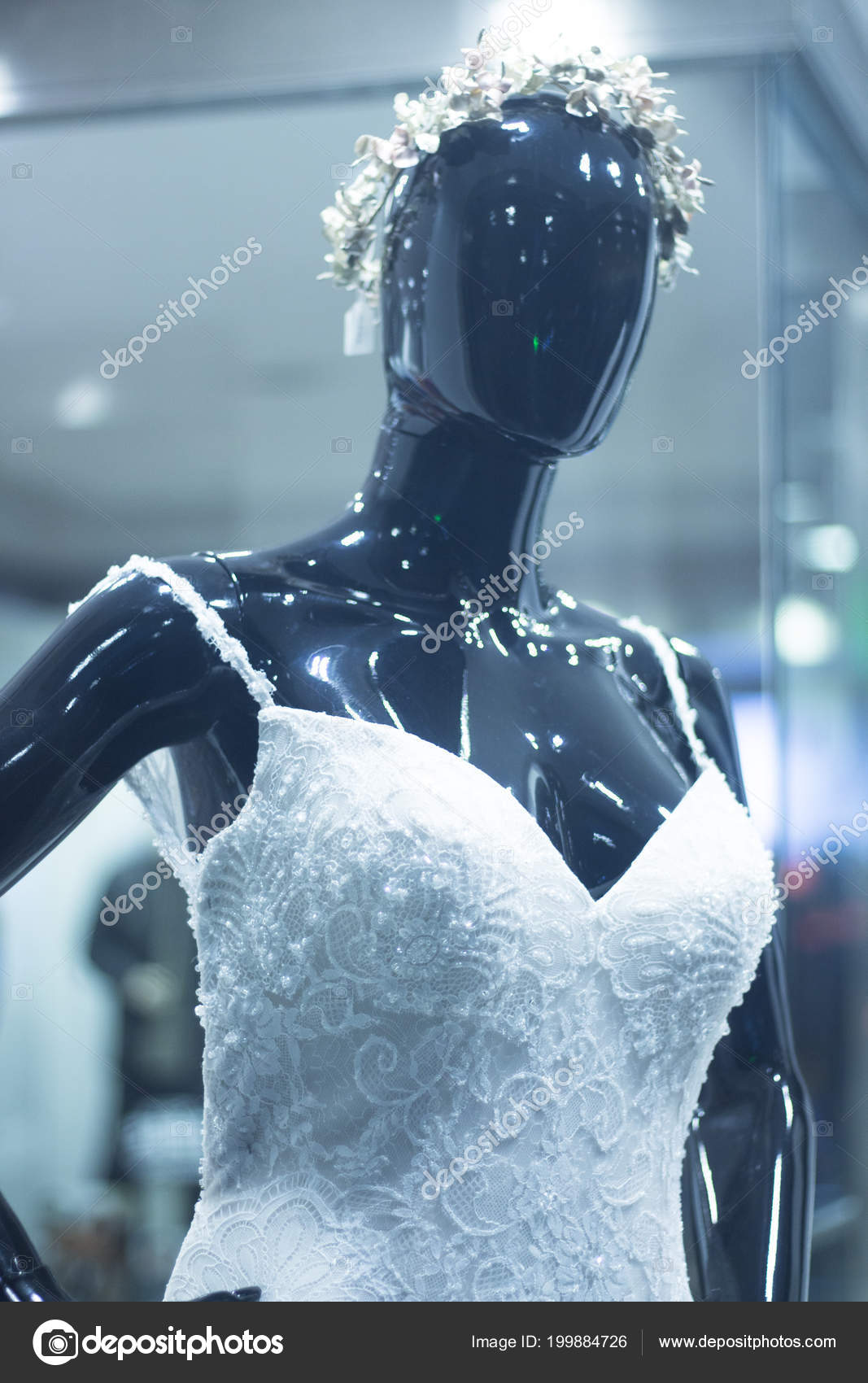 Bridal Shop Dummy Bride Mannequin Department Store White Wedding Dress Stock Photo Image By C Edwardolive 199884726