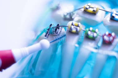 Diş diş fırçası sağlıklı ipi eylem her diş diş teli aligners ile arasında temizlik Inter.