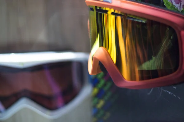 Moderne Hightech Reflectie Ski Snowboard Shop Bril Koop Winkel Etalage — Stockfoto