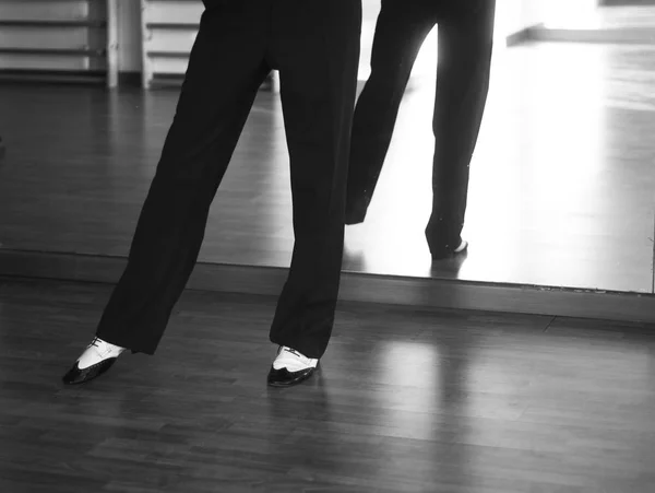 Male Ballroom Dance Salsa Dancer Instructors Man Dancing Shcool Rehearsal — Stock Photo, Image