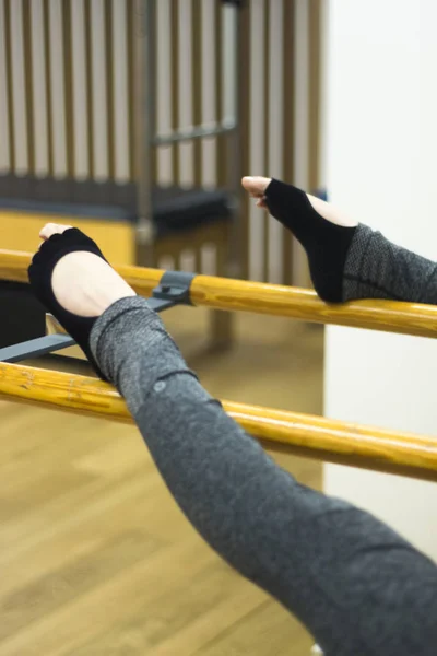 Pilates Balet Fitness Rozciąganie Joga Studio Siłownia Bar Sprzętu Tancerz — Zdjęcie stockowe