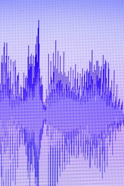 Ses ses dalgası stüdyo bilgisayar programı ekran gösterimleri ses dublaj vokal kaydı gelen ekranda düzenleme.