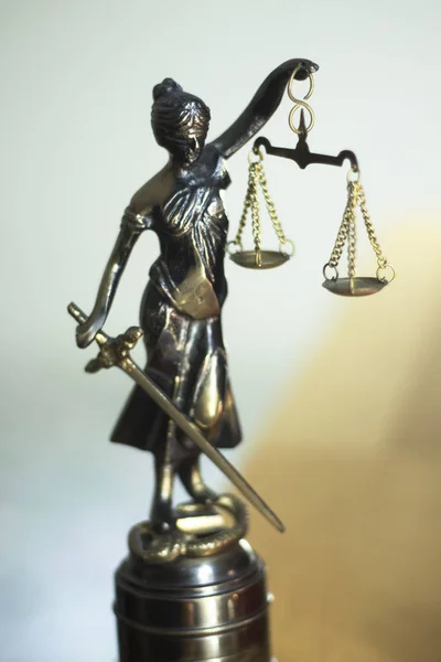Jogi Ügyvédi Cég Bronz Szobor Istennő Themis Mérleg Igazság Ügyvédi — Stock Fotó
