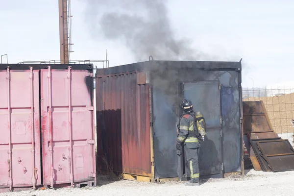 Bombero Apagando Estación Entrenamiento Incendios Extintor Backdraft Procedimiento Perforación Seguridad —  Fotos de Stock