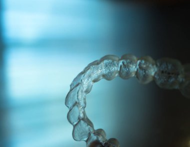 Görünmez açık diş diş aligner düzleştiriciler modern estetik parantez olarak ortodontik diş tedavisi için.