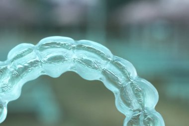 Görünmez açık diş diş aligner düzleştiriciler modern estetik parantez olarak ortodontik diş tedavisi için.