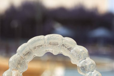 Görünmez açık diş diş aligner düzleştiriciler modern estetik parantez olarak ortodontik diş tedavisi için.