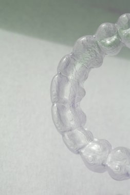 Görünmez açık diş diş aligner düzleştiriciler modern estetik parantez olarak ortodontik diş tedavisi için.