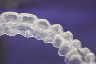 Görünmez açık diş diş aligner düzleştiriciler modern estetik parantez olarak ortodontik diş tedavisi için.