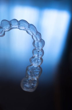 Görünmez açık diş diş aligner düzleştiriciler modern estetik parantez olarak ortodontik diş tedavisi için.