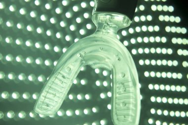 Köşeli ayraç diş aligner elektrik ortodontik düzleştirici Hızlandırıcı aygıt.