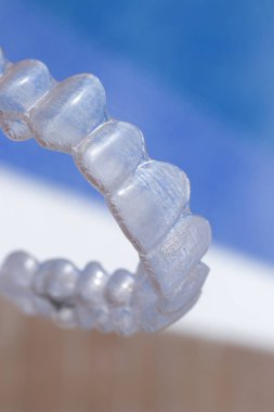 Görünmez açık diş diş aligner düzleştiriciler modern estetik parantez olarak ortodontik diş tedavisi için.