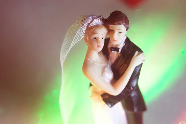 Esküvői Pár Torta Felső Műanyag Figurák Szmokingos Estélyi Ruha Fehér — Stock Fotó