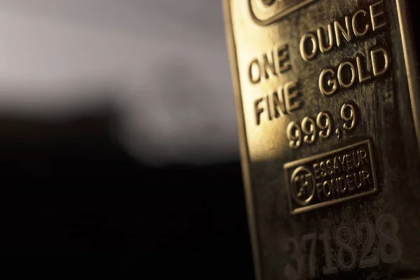 Πρόστιμο Στερεό Χρυσό 999 Μια Ουγγιά Χρυσού Πλινθώματος Πολύτιμα Μέταλλα — Φωτογραφία Αρχείου