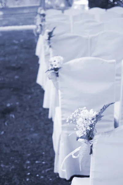 Nyári Szabadtéri Kert Polgári Esküvő Ülő Virág Csokrok Díszített Házasság — Stock Fotó
