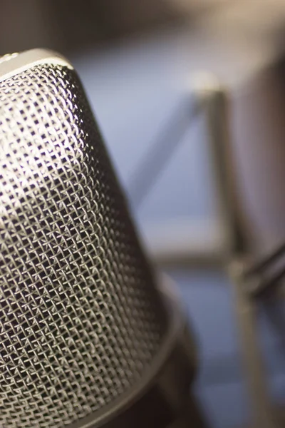 Ses stüdyo büyük diyafram ses mikrofon dublaj, şarkı ve aletleri için kayıt.