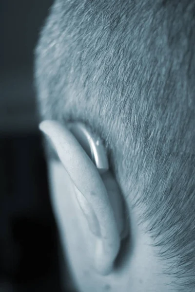 Audífono Moderno Compacto Oído Audífono Digital Oído Del Hombre —  Fotos de Stock