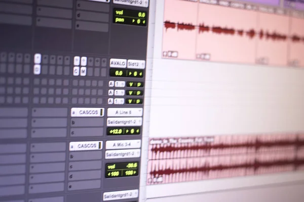 Grabación Audio Estudio Mezclando Programa Pantalla Computadora Para Grabar Mezclar —  Fotos de Stock
