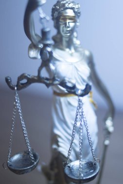 Avukatlar yasal kör adalet bronz heykel Themis ve avukatlar hukuk firması Büroları ölçekler.