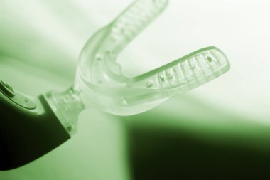 Köşeli ayraç diş aligner elektrik ortodontik düzleştirici Hızlandırıcı aygıt.