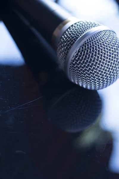 Micrófono Mano Para Escenario Concierto Para Cantos Presentaciones Voces — Foto de Stock