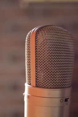 Ses stüdyo büyük diyafram ses mikrofon dublaj, şarkı ve aletleri için kayıt.