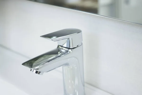 Bathroom Showroom Display New Sink Chrome Tap Design Option Home — Stock Photo, Image