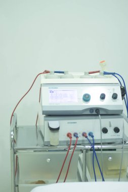Fizik tedavi kliniği Intratissue perkütan elektroliz Epi kuru iğneleme yöntemlerinin etkinliğinin karşılaştırılması fizyoterapist pequipment.