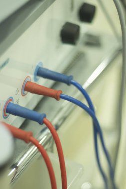 Fizik tedavi kliniği Intratissue perkütan elektroliz Epi kuru iğneleme yöntemlerinin etkinliğinin karşılaştırılması fizyoterapist pequipment.