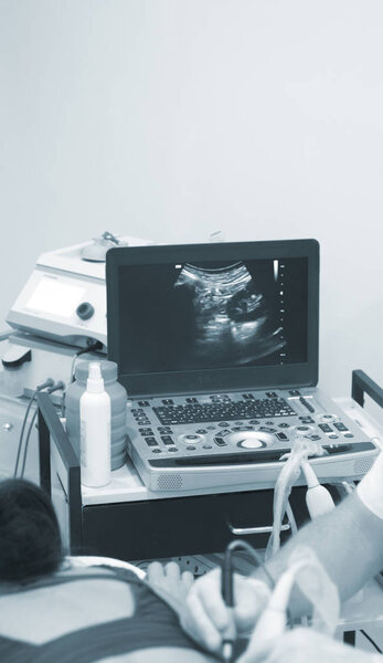 Физиотерапевтическая клиника Intratissue Percutaneous Electrolysis EPI dry needling physiotherapist patient injury.