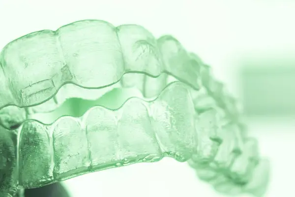 Invisible Plastic Bracket Teeth Dental Aligner Orthodontic Straighteners — Stock Photo, Image