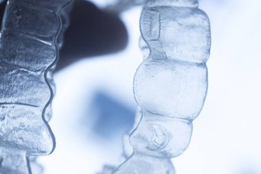 Görünmez plastik dirsek diş diş aligner ortodontik düzleştiriciler.