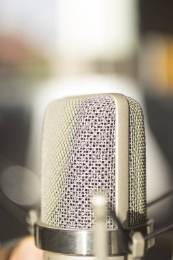Ses stüdyo büyük diyafram ses mikrofon dublaj, şarkı ve aletleri için kayıt.