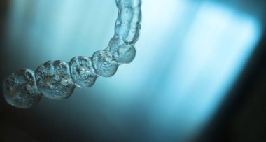 Görünmez açık diş diş aligner düzleştiriciler modern estetik parantez olarak ortodontik diş tedavisi için.