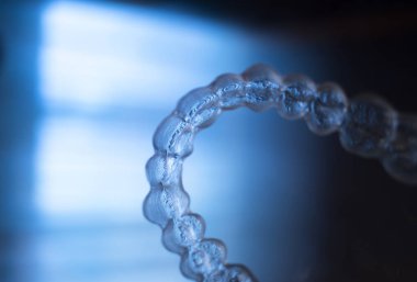 Görünmez açık diş diş aligner düzleştiriciler modern estetik parantez olarak ortodontik diş tedavisi için.