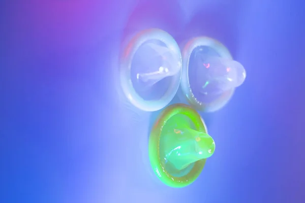 Gumowe Prezerwatywy Lateksowe Męskie Środki Antykoncepcyjne Dla Bezpiecznej Choroby Seksu — Zdjęcie stockowe