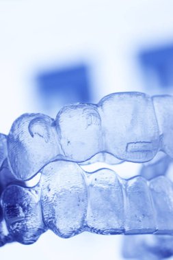 Görünmez plastik dirsek diş diş aligner ortodontik düzleştiriciler.