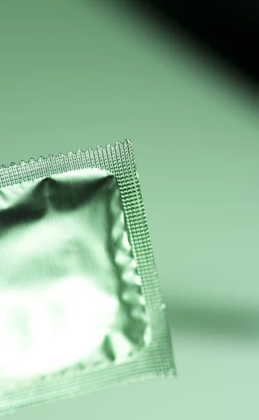 Condón de goma anticonceptivo —  Fotos de Stock